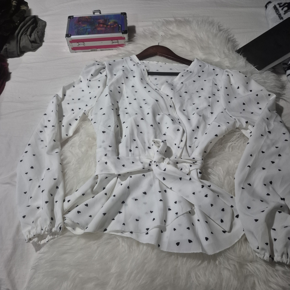 Elegant White Heart Print Blouse